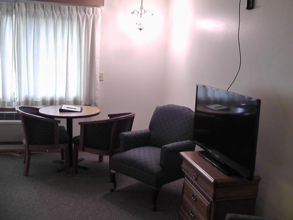 Motel 95 & Campground Hixton Екстериор снимка