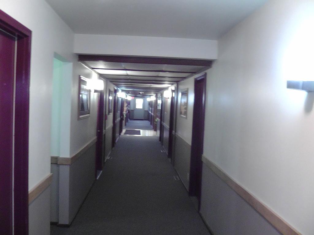 Motel 95 & Campground Hixton Екстериор снимка