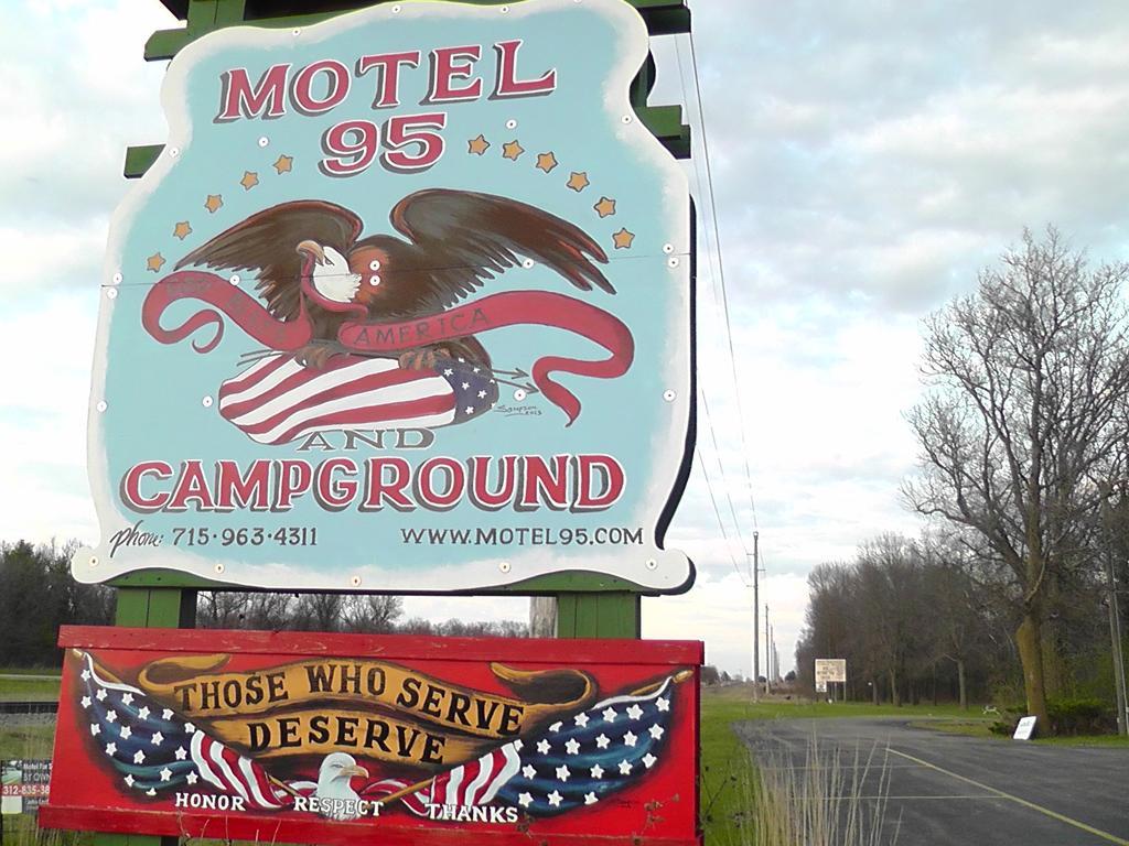 Motel 95 & Campground Hixton Екстериор снимка