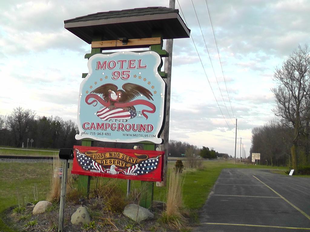 Motel 95 & Campground Hixton Екстериор снимка