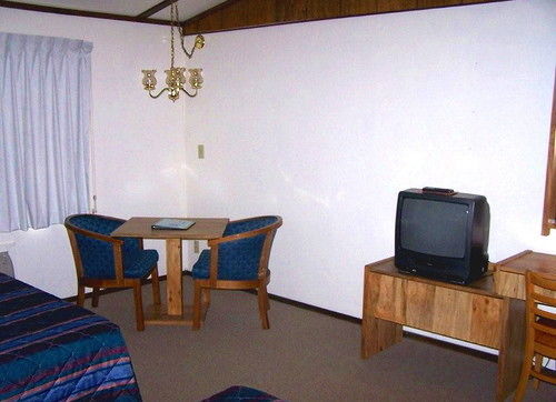 Motel 95 & Campground Hixton Екстериор снимка
